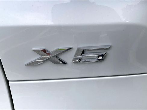 Used 2019 BMW X5 xDrive40i w/ M Sport Package AWD/4WD image 9