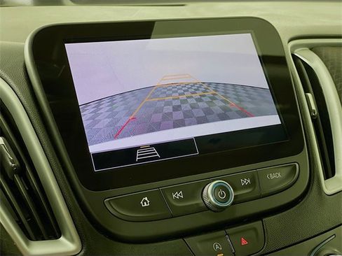 Used 2024 Chevrolet Malibu LT image 17