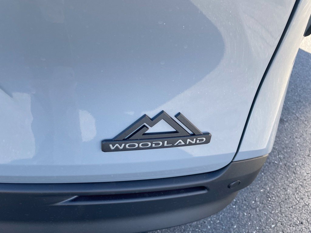 New 2026 Toyota Sienna XLE Woodland Edition AWD/4WD image 7