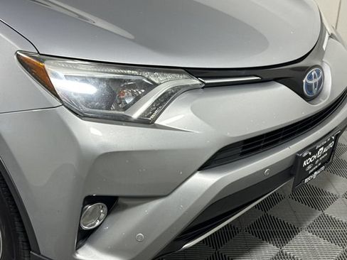 Used 2018 Toyota RAV4 XLE w/ Convenience Package AWD/4WD image 12