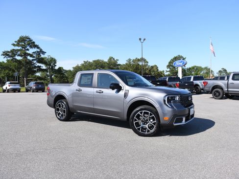 New 2026 Ford Maverick Lariat AWD/4WD image 2