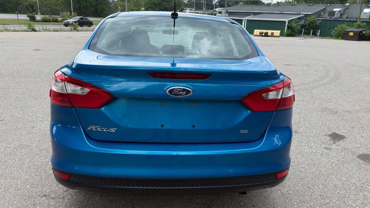 Used 2013 Ford Focus SE w/ SE Winter Pkg FWD image 6