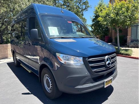Used 2023 Mercedes-Benz Sprinter 2500 image 5