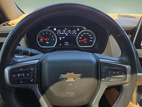 Used 2021 Chevrolet Tahoe Premier w/ Premium Package AWD/4WD image 4