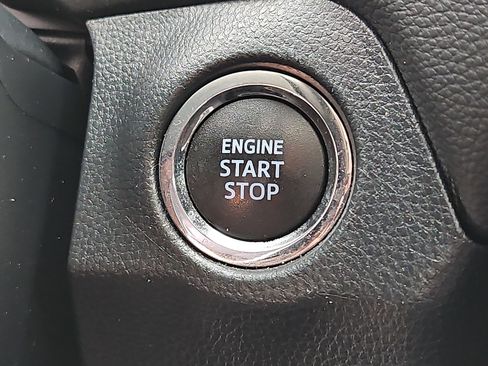 Used 2020 Toyota RAV4 XLE Premium AWD/4WD image 25