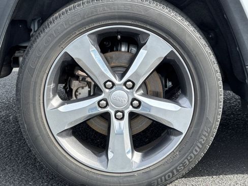 Used 2022 Jeep Grand Cherokee Limited image 42