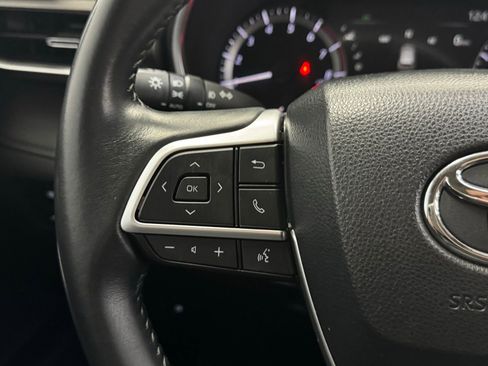 Used 2024 Toyota Highlander XLE AWD/4WD image 24