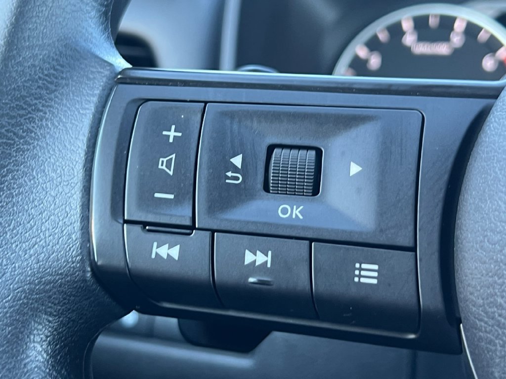 Certified 2024 Nissan Rogue SV FWD image 10