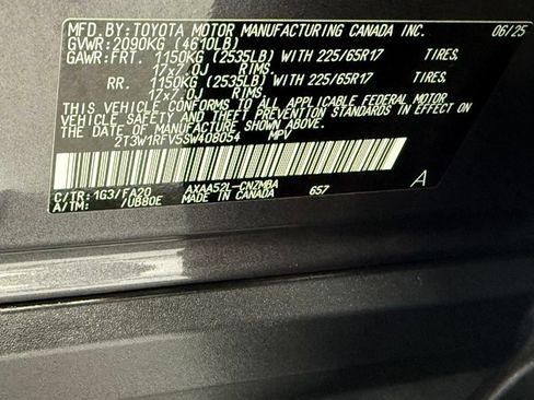 Used 2025 Toyota RAV4 XLE FWD image 41