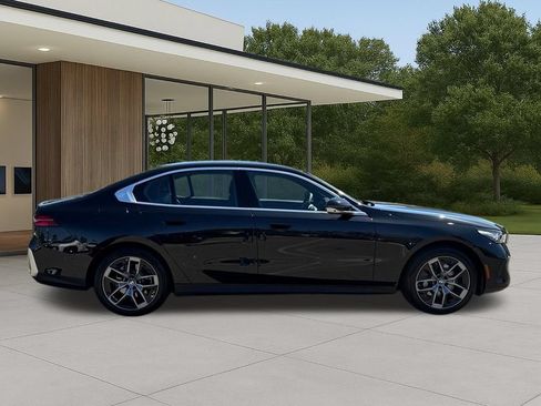 Used 2026 BMW 530i w/ Premium Package RWD image 7
