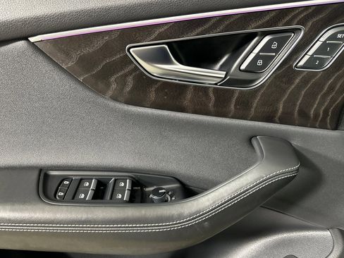 Used 2022 Audi Q8 Premium Plus w/ Premium Plus Package image 10