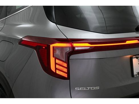 Used 2024 Kia Seltos EX image 24