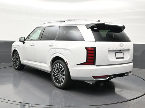 Used 2026 Hyundai Palisade Calligraphy FWD image 3