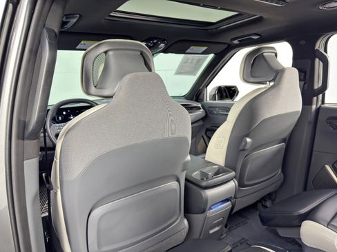 Used 2024 Kia EV9 GT-Line image 41