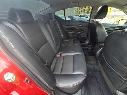 Used 2022 Nissan Altima 2.5 SR FWD image 12