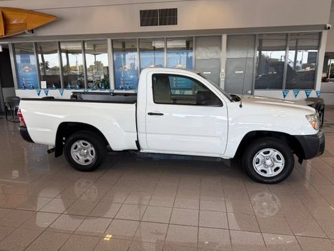 Used 2014 Toyota Tacoma 2WD Regular Cab image 3