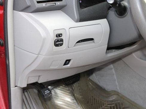 Used 2010 Toyota Camry image 19