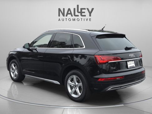 Used 2023 Audi Q5 2.0T Premium w/ Convenience Package image 3