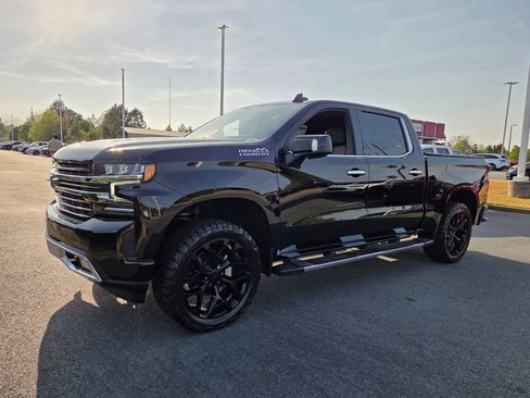 Used 2021 Chevrolet Silverado 1500 High Country w/ Technology Package image 3