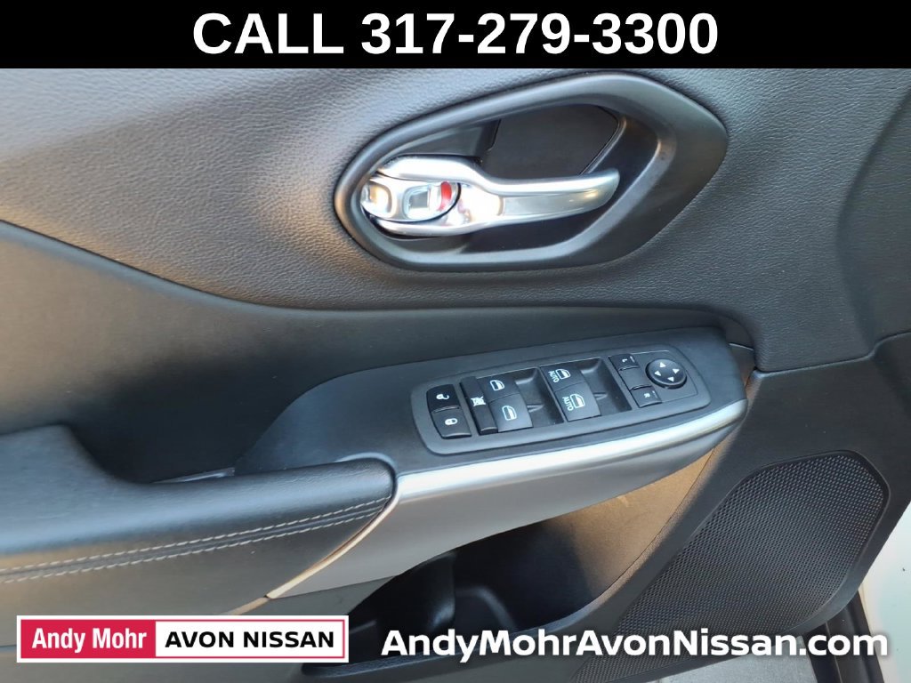 Used 2022 Jeep Cherokee Latitude Lux AWD/4WD image 16
