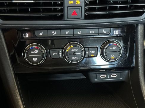 Used 2024 Volkswagen Jetta SE FWD image 18