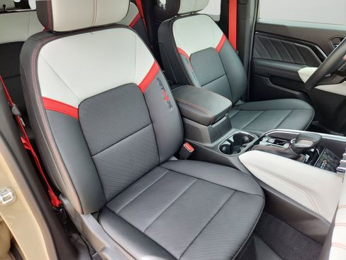 Used 2024 GMC Canyon AT4X AWD/4WD image 14