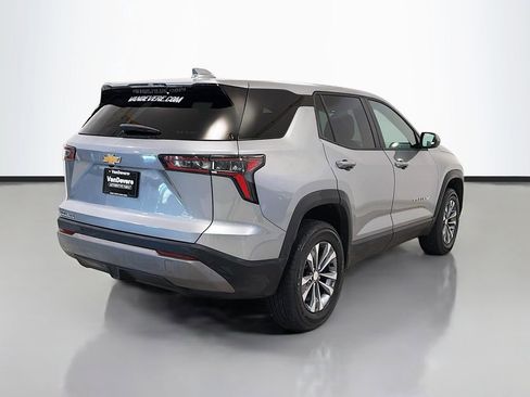 Used 2026 Chevrolet Equinox LT FWD image 10