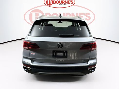 Used 2023 Volkswagen Taos SE w/ Panoramic Sunroof Package AWD/4WD image 10