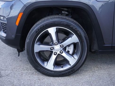 Used 2022 Jeep Grand Cherokee Limited 4xe w/ Luxury Tech Group II AWD/4WD image 10