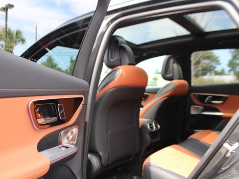 Certified 2025 Mercedes-Benz GLC 350e 4MATIC image 17