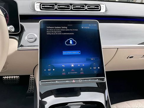 Certified 2023 Mercedes-Benz S 500 4MATIC w/ AMG Line image 7