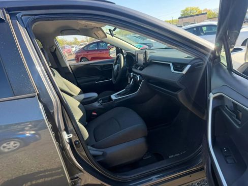 Used 2020 Toyota RAV4 LE w/ All Weather Liner Package AWD/4WD image 27