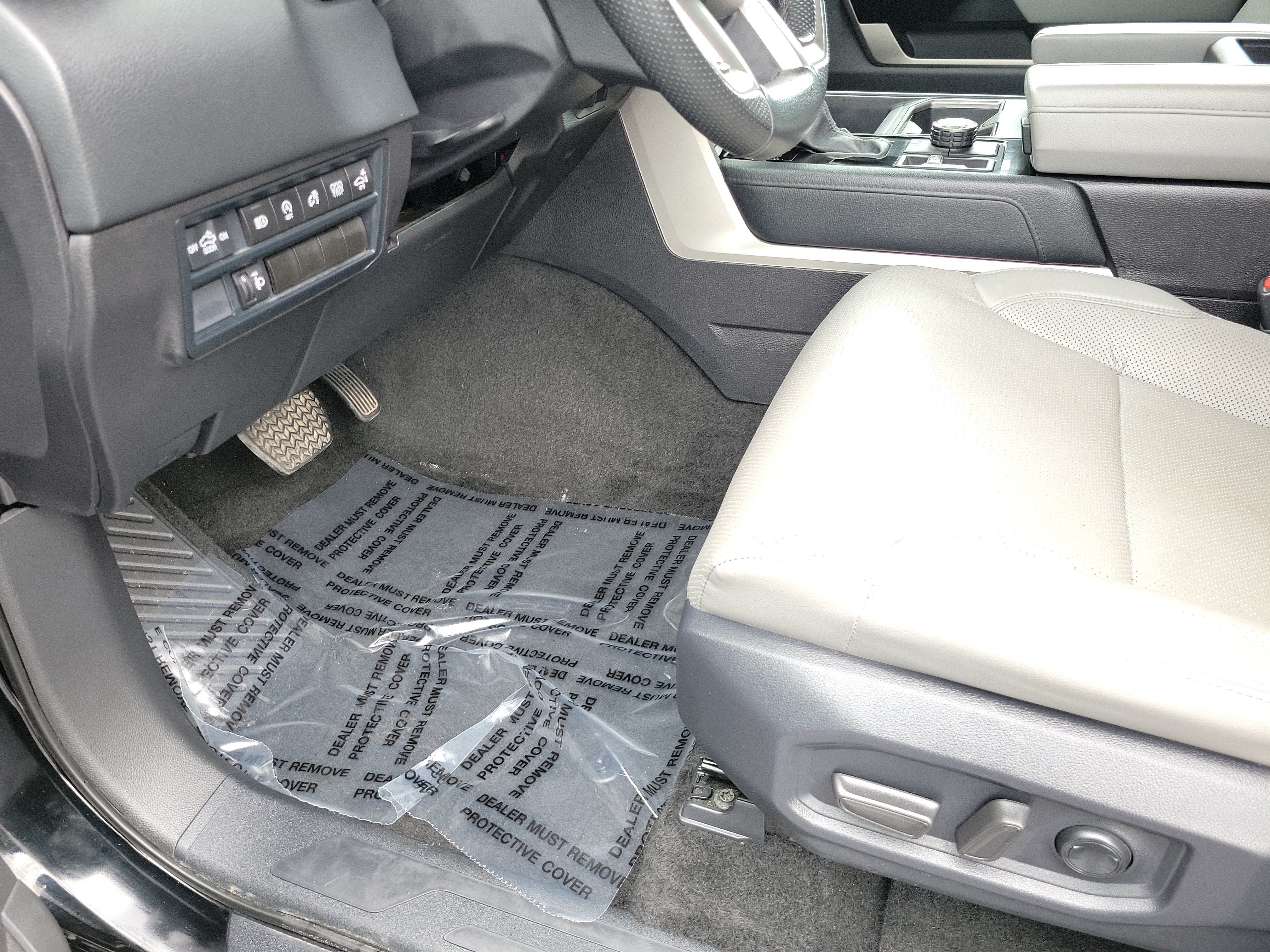 Used 2025 Toyota Tundra Limited AWD/4WD image 19