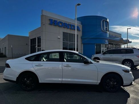 New 2025 Honda Accord SE image 4
