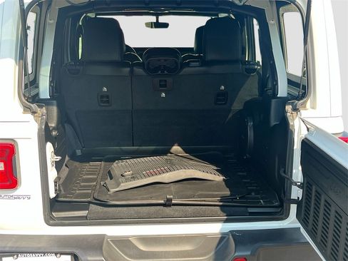 Used 2021 Jeep Wrangler Unlimited Sahara image 24