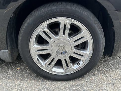 Used 2009 Chrysler Sebring Limited FWD image 12