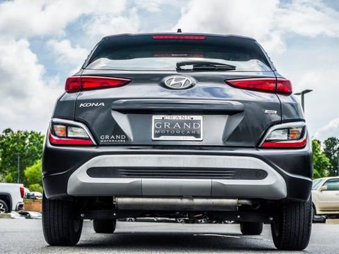 Used 2023 Hyundai Kona SE w/ Cargo Package AWD/4WD image 12