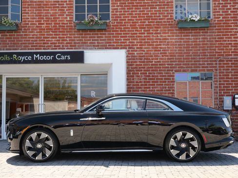 Used 2024 Rolls-Royce Spectre w/ Spectre Launch Package AWD/4WD image 3