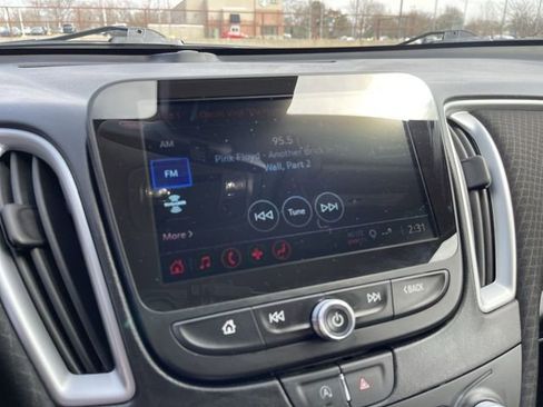 Used 2024 Chevrolet Malibu LT FWD image 19