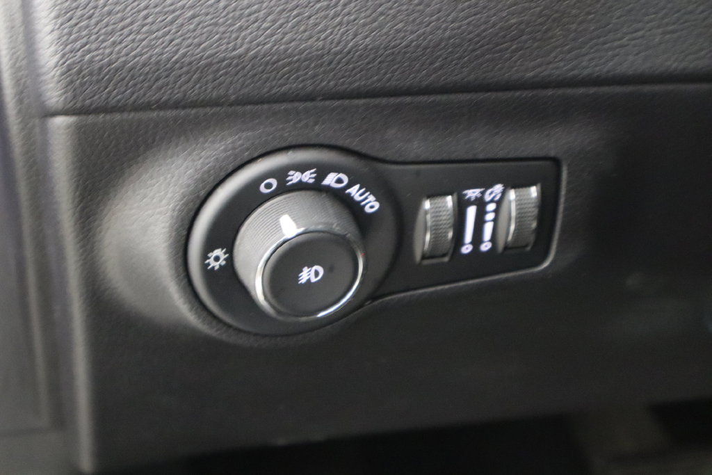 Used 2019 Jeep Compass Limited AWD/4WD image 22