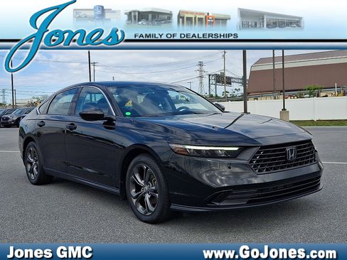 Certified 2023 Honda Accord EX image 1