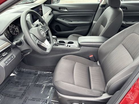 Used 2025 Nissan Altima 2.5 SV w/ SV Special Edition Package image 13