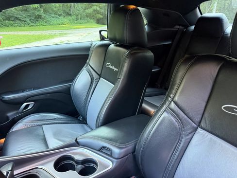 Used 2019 Dodge Challenger R/T RWD image 21