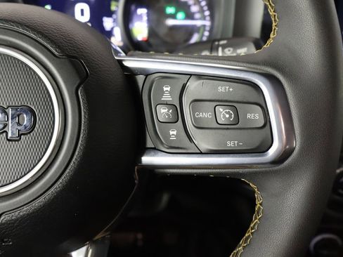 Used 2024 Jeep Wrangler Unlimited Sahara AWD/4WD image 10