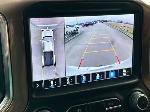 Used 2023 Chevrolet Silverado 3500 High Country image 17