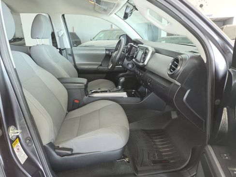 Used 2017 Toyota Tacoma SR5 AWD/4WD image 26