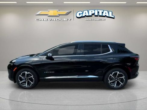 Used 2024 Chevrolet Equinox EV LT AWD/4WD image 2