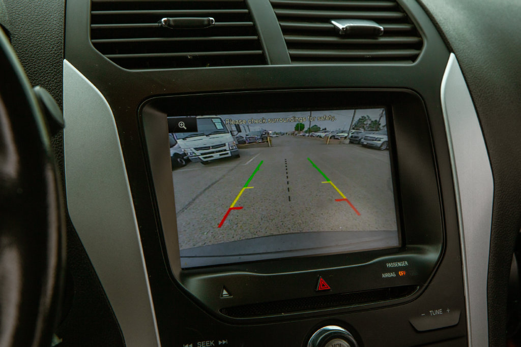 Used 2014 Ford Explorer XLT w/ Equipment Group 201A FWD image 15