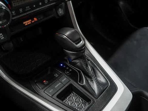 Certified 2022 Toyota RAV4 XLE Premium image 23