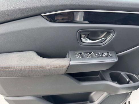 Used 2023 Honda Pilot Sport image 19
